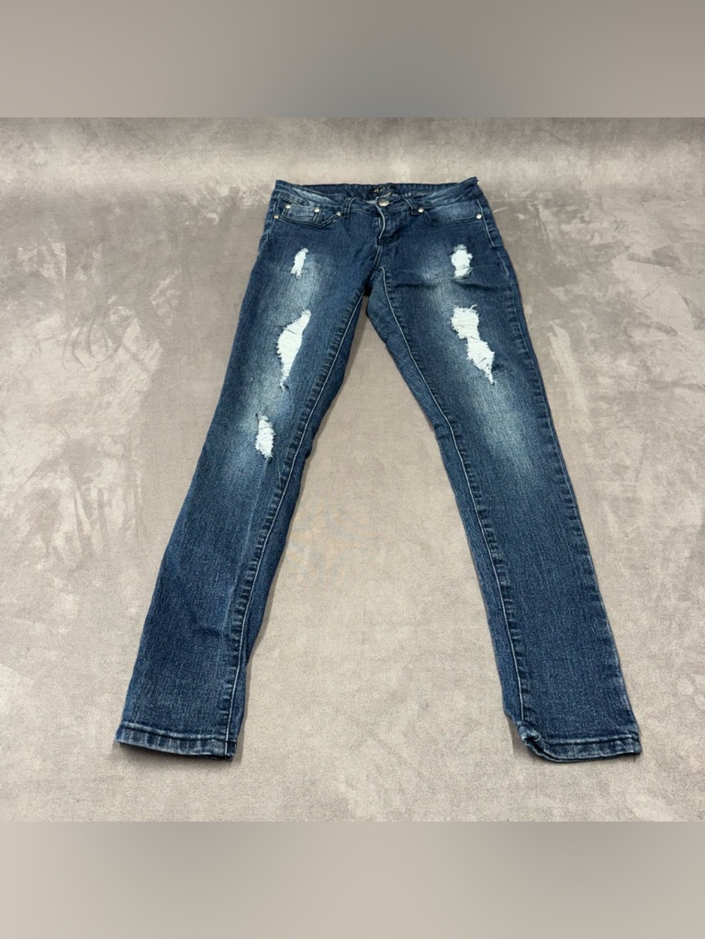 Jean 9 Dark Blue Distressed Women’s skinny Jeans denim stretchy size 7